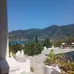 Vilă Aspalathus Red, Pool And Panoramic Views To Fulfil Your Aegean Memories Skopelos